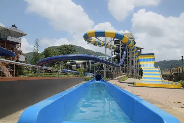 Silver Storm Water Theme Park & Snow Storm – Athirapilly – Kerala